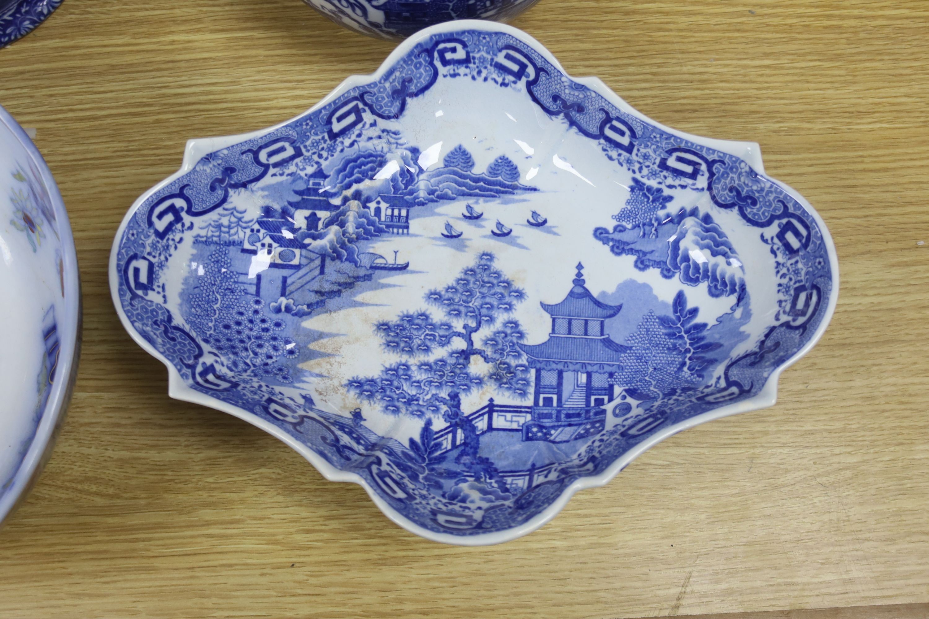 A Spode Italian pattern soup tureen, with cover, 34cm, and three other items